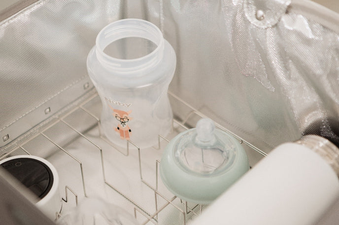 Sterilising baby feeding equipment – How to sterilise baby bottles and your Nuby RapidCool