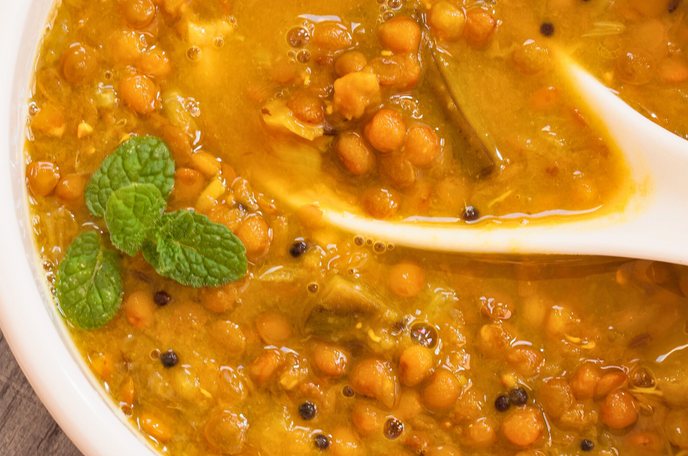 Spinach, lentil and coconut curry