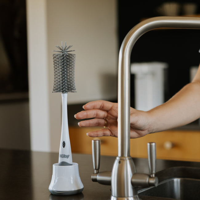 Silicone Brush With Stand Bottlefeeding Nuby UK