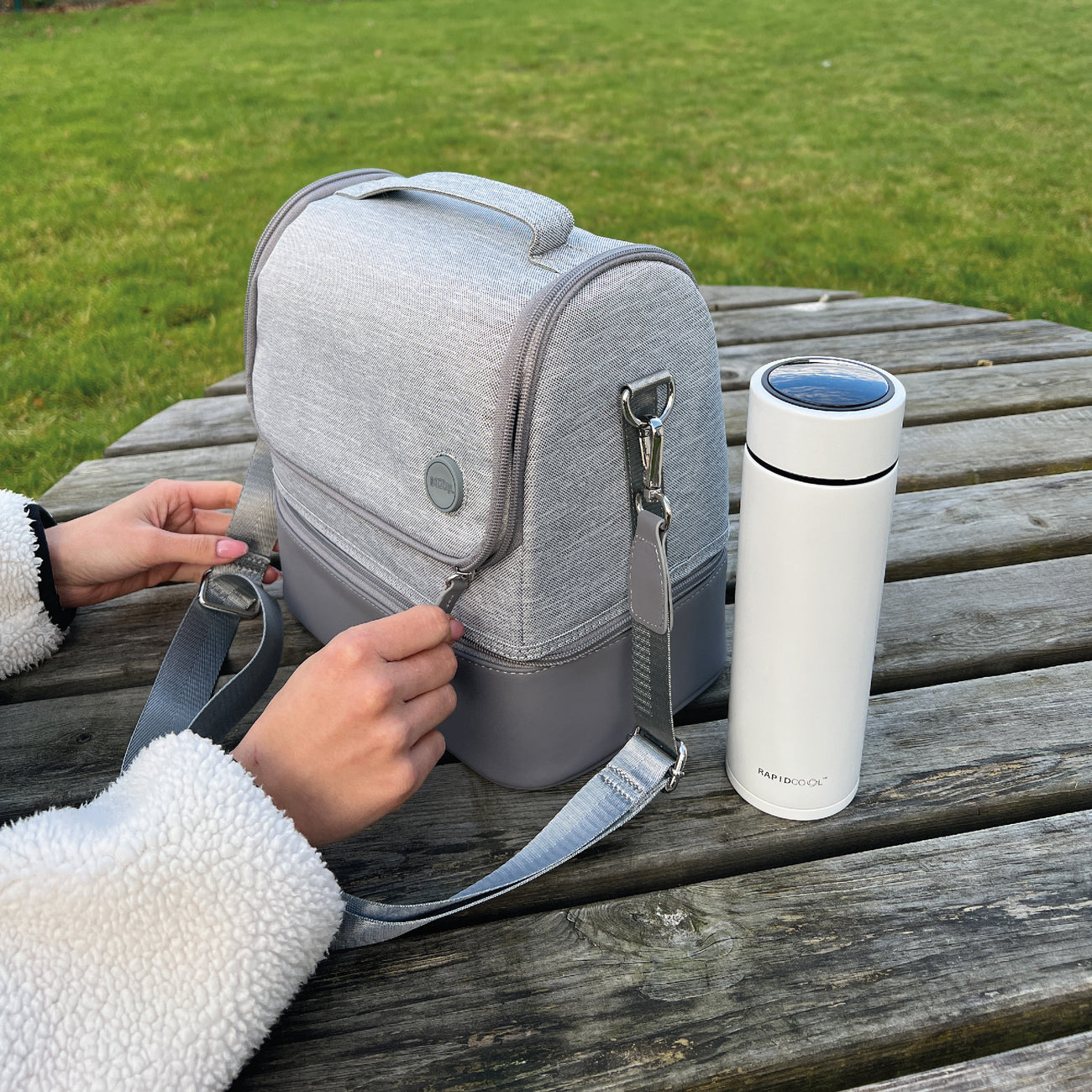 Nuby Nûby 30130 Nuby RapidCool Bereidt de perfecte babyvoeding in slechts 2 minuten Perfect voor onderweg Inclusief melkpoederdispenser en digitaal deksel Wit Nuby Nûby 30130 Nuby RapidCool Bereidt de perfecte babyvoeding in slechts 2 minuten Perfect voor onderweg Inclusief melkpoederdispenser en digitaal deksel Wit